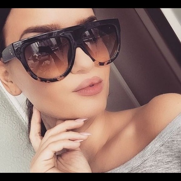 Accessories - TODAY’S SPECIAL SALE-NWT Chic Black Sunnies -